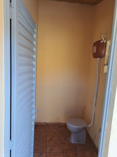 BANHEIRO EXTERNO