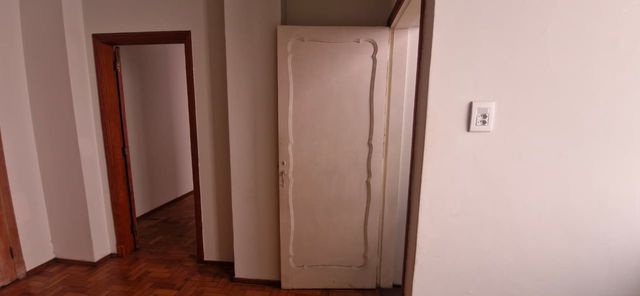 Vista da sala para o dormitório 2