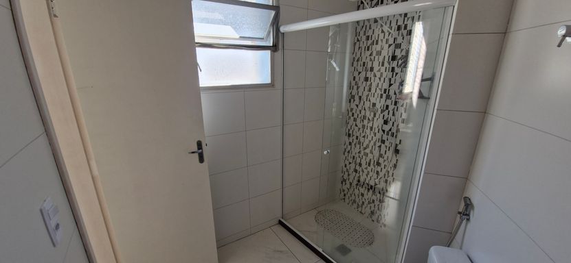 Banho com box blindex