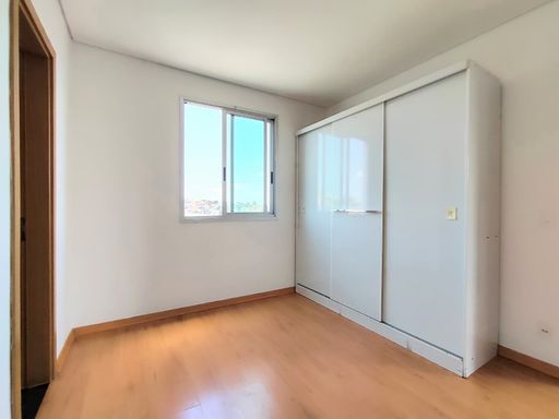 Quarto 2 (suíte)