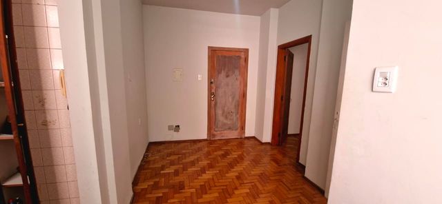 Sala vista dos fundos para a entrada