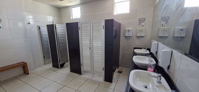 Vestiário/banheiro feminino