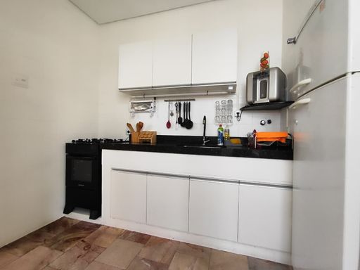 Cozinha com armários planejados