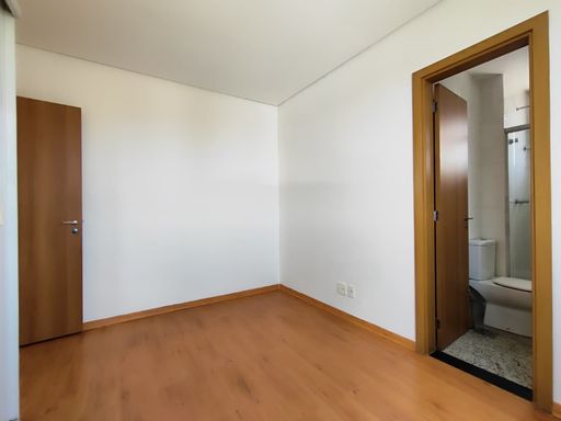 Quarto 2 (suíte)
