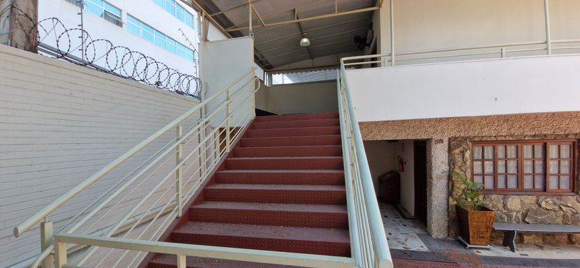 Acesso ao salão principal (superior)