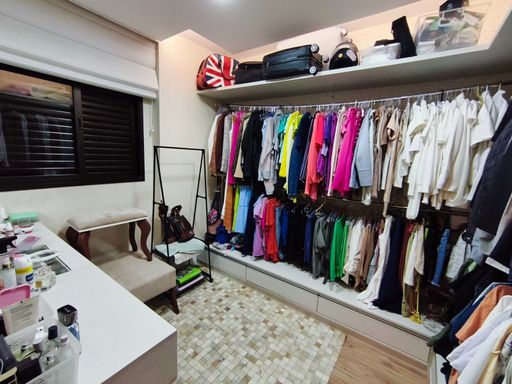Closet interligado com Suíte