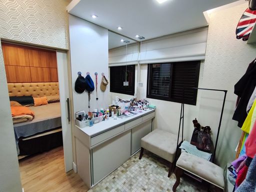 Closet interligado com Suíte