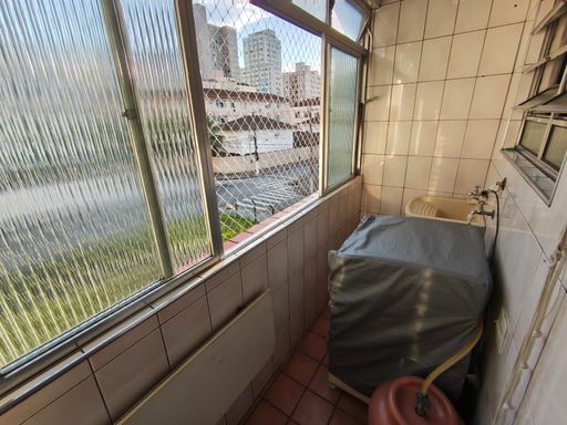 ÁREA DE SERVIÇO BEM AREJADA