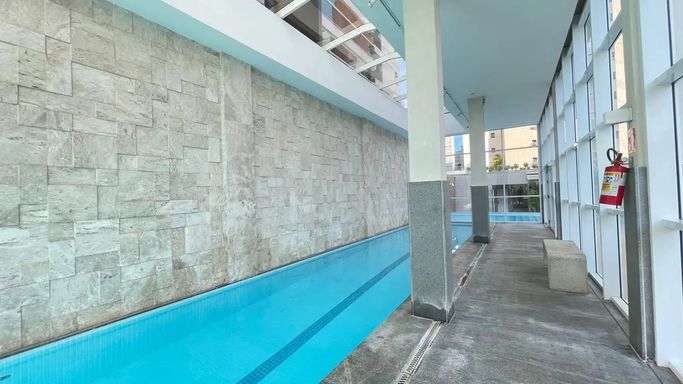 PISCINA COM RAIA
