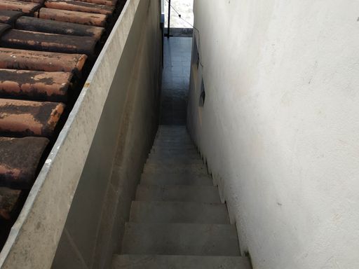 ESCADA ACESSO SEGUNDO PISO