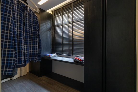 CLOSET
