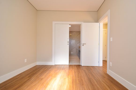 CLOSET DA SUÍTE MASTER