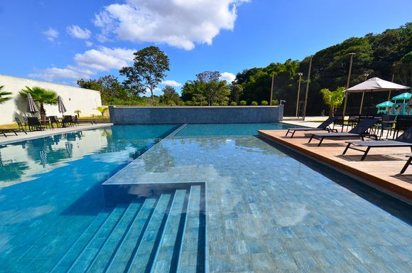 CLUBE DO CONDOMÍNIO - PISCINA E MATA PRESERVADA