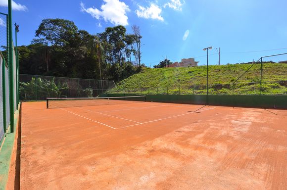 CLUBE DO CONDOMÍNIO - QUADRA DE TÊNIS