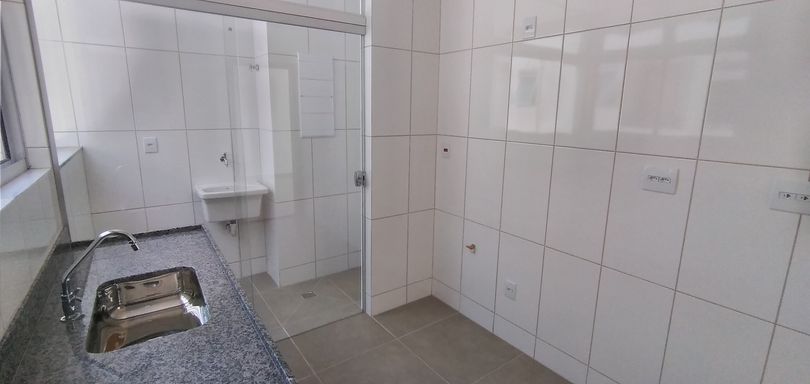 COZINHA E ÁREA DE SERVIÇO