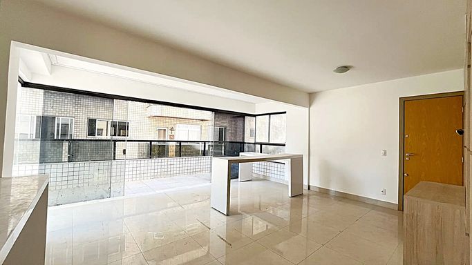 SALA COM VARANDA