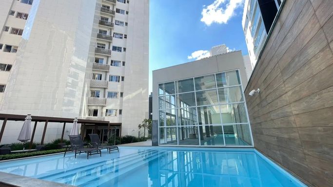 PISCINA COBERTA E AQUECIDA