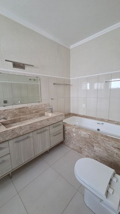 BANHEIRO SUITE MASTER