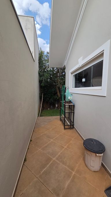 corredor de serviço