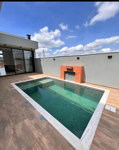 QUINTAL COM PISCINA