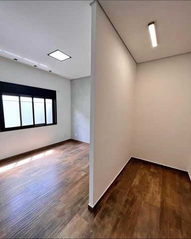 CLOSET SUITE 1