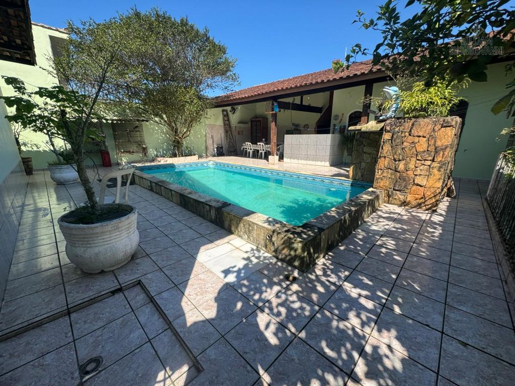 Casa, 3 quartos, 191 m² - Foto 1