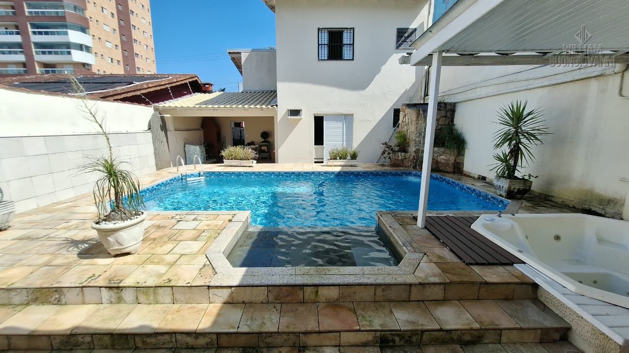 Casa, 4 quartos, 208 m² - Foto 1