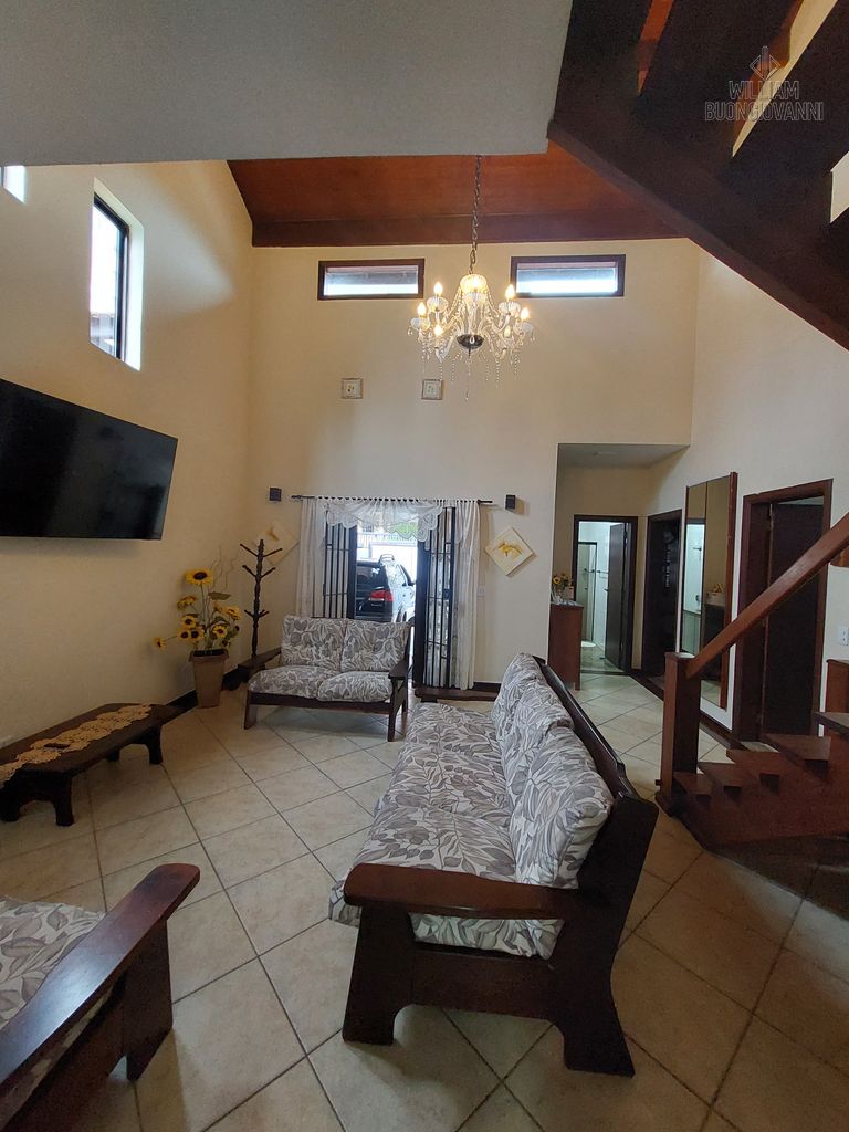 Casa, 3 quartos, 181 m² - Foto 1