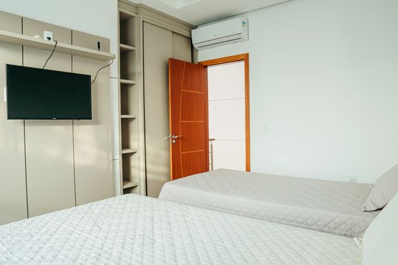 Suite 2