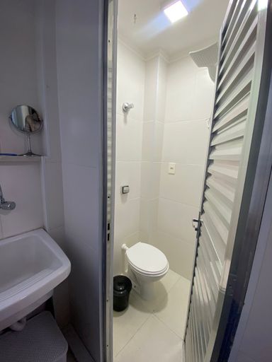 BANHEIRO DE SERVIÇO