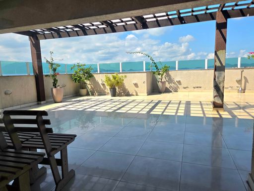 TERRAÇO COM CHURRASQUEIRA