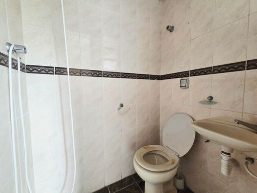 BANHEIRO DE SERVIÇO