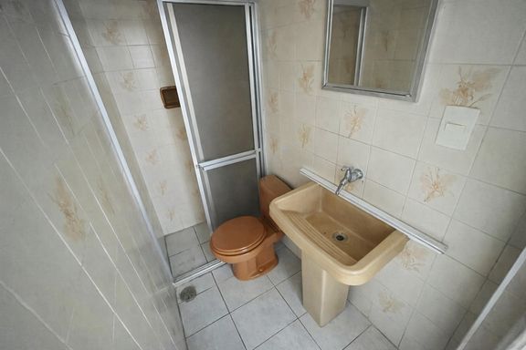 banheiro de serviço