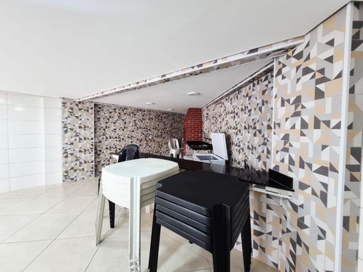 Salão com Churrasqueira