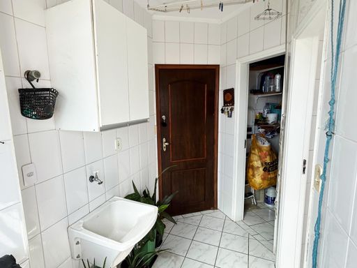 ÁREA DE SERVIÇO