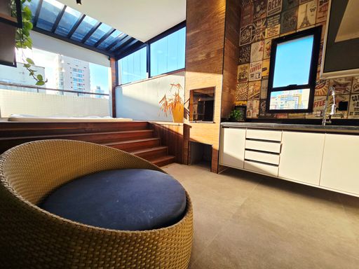 ESPAÇO GOURMET COM JACUZZI E CHURRASQUEIRA