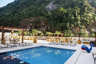 Piscina condomínio