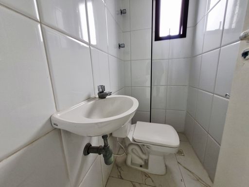 BANHEIRO DE SERVIÇO