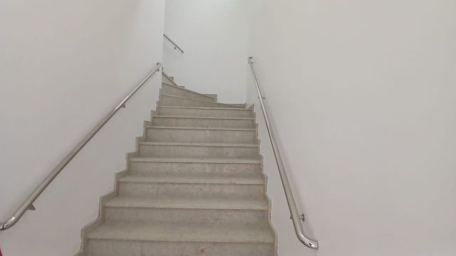 #SalaIluminada  
#AmbienteAconchegante  
#EspaçoFuncional  
#ProntaParaUso  
#SalaComJanela  
#AmbienteInspirador  
#PerfeitaParaEscritório  
#EspaçoCorporativo  
#LocalizaçãoPrivilegiada  
#ExcelenteIluminaçãoNatural