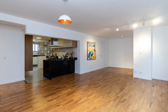 #DesignContemporâneo

#ArquiteturaDeLuxo

#Decorado

#VistaPanorâmica

#LocalizaçãoPrivilegiada

#CondomínioDeAltoPadrão

#ConfortoESofisticação

#ReformaDeLuxo

#ApartamentoEspaçoso

#InvestimentoImobiliário