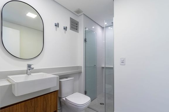 #ApartamentoÀVenda

#CentroDaCidade

#VistaPanorâmica

#SacadaComVidro

#ApartamentoReformado

#SemiMobiliado

#Oportunidade

#ProntoParaMorar

#ExcelenteLocalização

#ImóvelDeOportunidade