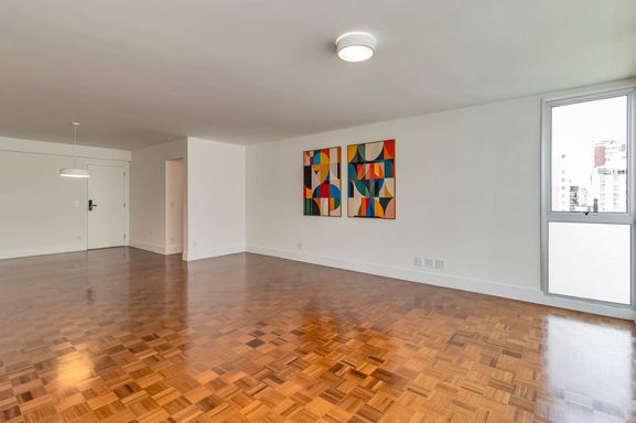 #ApartamentoÀVenda

#CentroDaCidade

#VistaPanorâmica

#SacadaComVidro

#ApartamentoReformado

#SemiMobiliado

#Oportunidade

#ProntoParaMorar

#ExcelenteLocalização

#ImóvelDeOportunidade