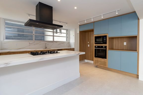 #ApartamentoModerno

#DesignContemporâneo

#AltoPadrão

#LuzNatural

#VistaLinda

#MorarBem

#ConfortoESofisticação

#InvestimentoSeguro

#ImóvelReformado