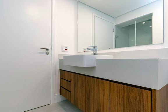 #ApartamentoÀVenda

#CentroDaCidade

#VistaPanorâmica

#SacadaComVidro

#ApartamentoReformado

#SemiMobiliado

#Oportunidade

#ProntoParaMorar

#ExcelenteLocalização

#ImóvelDeOportunidade