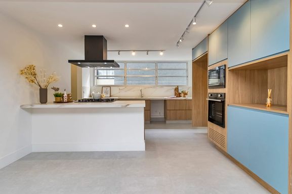 #ApartamentoÀVenda

#CentroDaCidade

#VistaPanorâmica

#SacadaComVidro

#ApartamentoReformado

#SemiMobiliado

#Oportunidade

#ProntoParaMorar

#ExcelenteLocalização

#ImóvelDeOportunidade