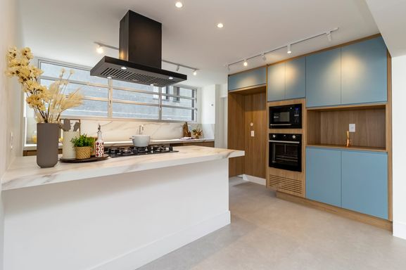 #ApartamentoÀVenda

#CentroDaCidade

#VistaPanorâmica

#SacadaComVidro

#ApartamentoReformado

#SemiMobiliado

#Oportunidade

#ProntoParaMorar

#ExcelenteLocalização

#ImóvelDeOportunidade