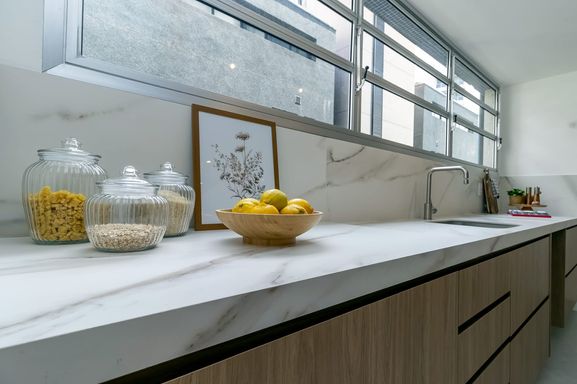 #ApartamentoÀVenda

#CentroDaCidade

#VistaPanorâmica

#SacadaComVidro

#ApartamentoReformado

#SemiMobiliado

#Oportunidade

#ProntoParaMorar

#ExcelenteLocalização

#ImóvelDeOportunidade