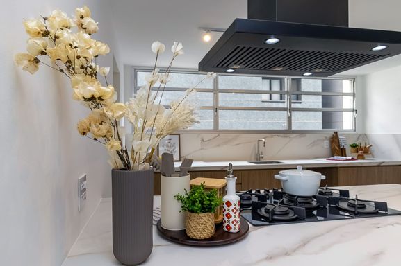 #ApartamentoÀVenda

#CentroDaCidade

#VistaPanorâmica

#SacadaComVidro

#ApartamentoReformado

#SemiMobiliado

#Oportunidade

#ProntoParaMorar

#ExcelenteLocalização

#ImóvelDeOportunidade