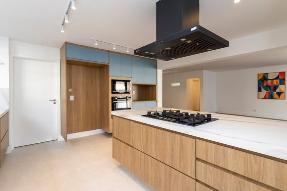 #ApartamentoModerno

#DesignContemporâneo

#AltoPadrão

#LuzNatural

#VistaLinda

#MorarBem

#ConfortoESofisticação

#InvestimentoSeguro

#ImóvelReformado