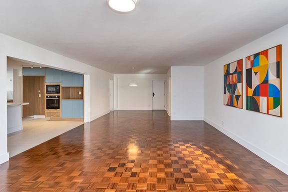 #ApartamentoModerno

#DesignContemporâneo

#AltoPadrão

#LuzNatural

#VistaLinda

#MorarBem

#ConfortoESofisticação

#InvestimentoSeguro

#ImóvelReformado